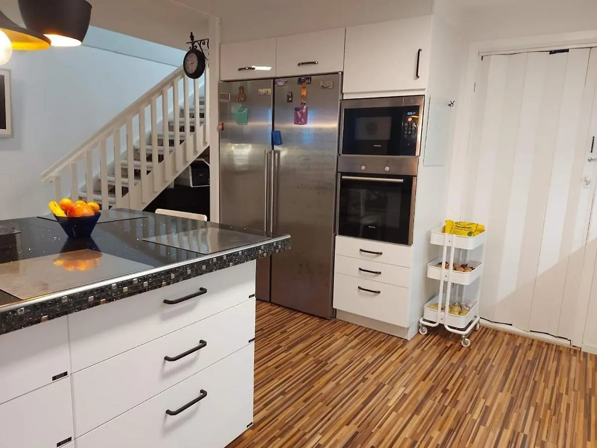 10 Beds For Workers Villa Gothenburg