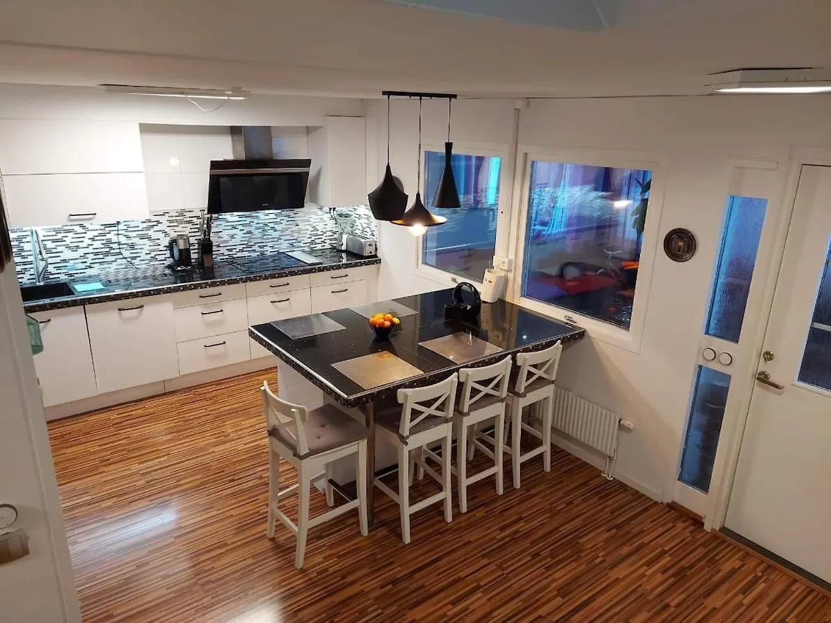 10 Beds For Workers Villa Gothenburg