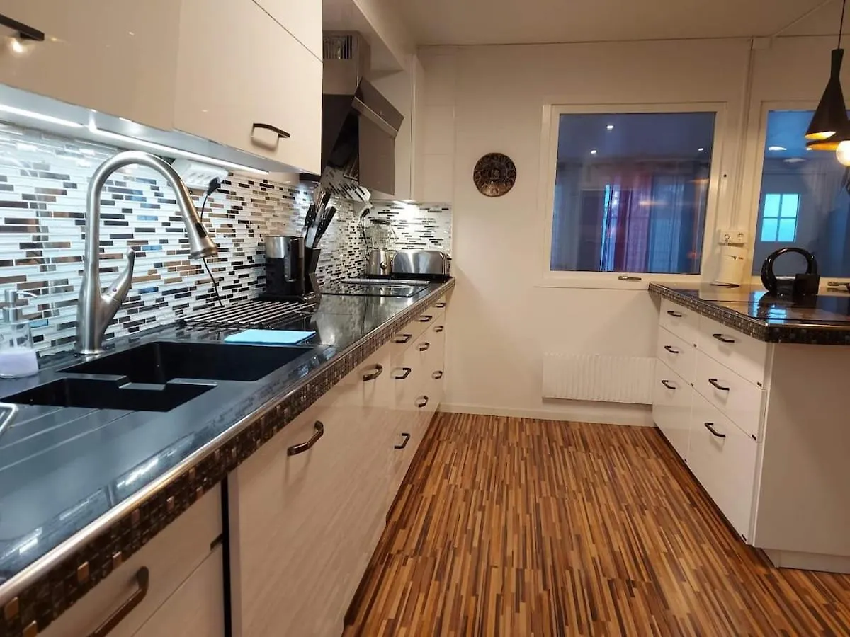 10 Beds For Workers Villa Gothenburg