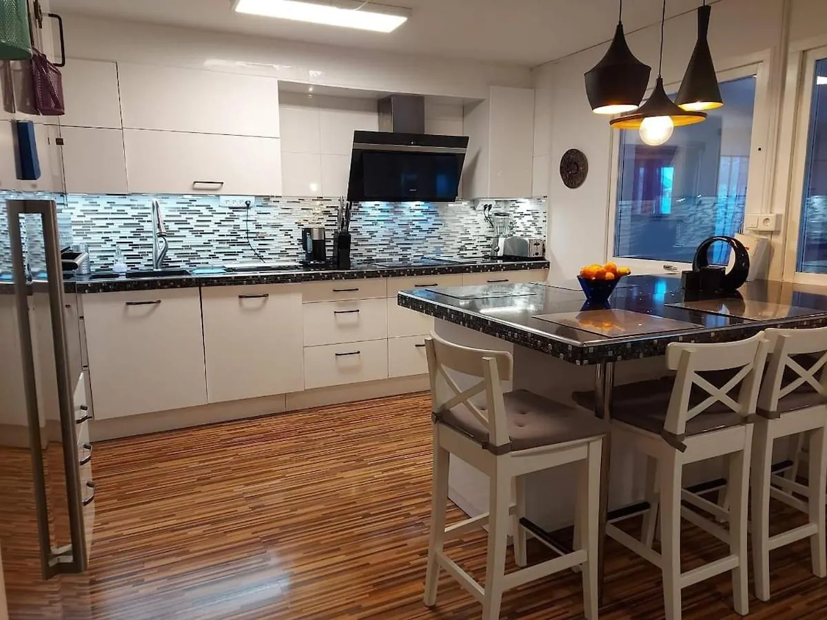 10 Beds For Workers Villa Gothenburg